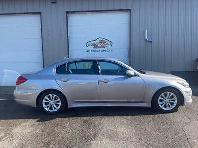2013 Hyundai Genesis, $0. Photo 1