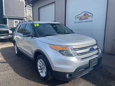 2013 Ford Explorer, $0. Photo 2