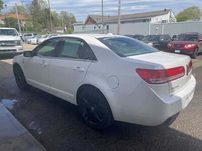 2010 Lincoln MKZ, $0. Photo 4