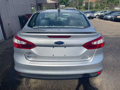2014 Ford Focus, $0. Photo 5