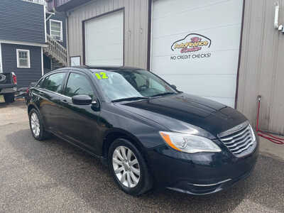 2012 Chrysler 200, $0. Photo 2