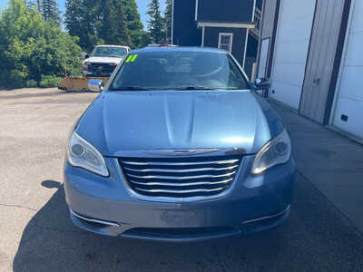 2011 Chrysler 200, $0. Photo 4
