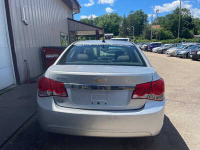 2011 Chevrolet Cruze, $0. Photo 5