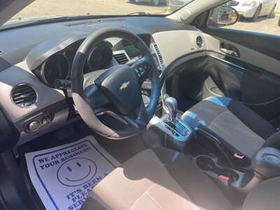2011 Chevrolet Cruze, $0. Photo 6