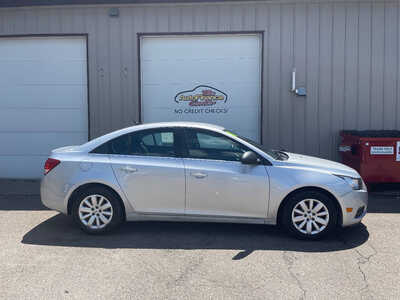 2011 Chevrolet Cruze, $0. Photo 1