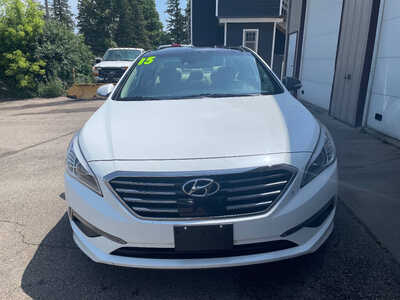 2015 Hyundai Sonata, $0. Photo 3