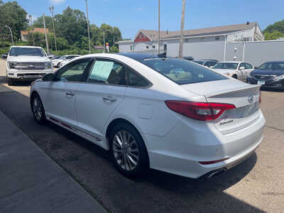 2015 Hyundai Sonata, $0. Photo 4
