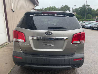 2011 Kia Sorento, $0. Photo 5
