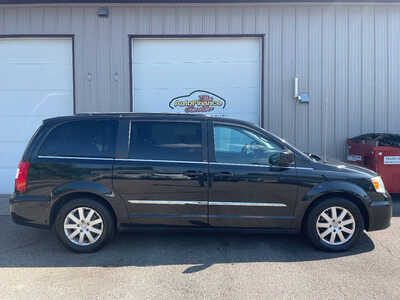 2014 Chrysler Town & Country, $0. Photo 1