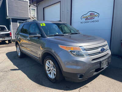 2013 Ford Explorer, $0. Photo 2