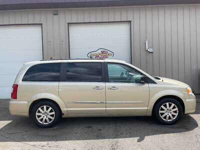 2011 Chrysler Town and, $0. Photo 1
