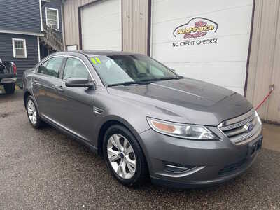 2011 Ford Taurus, $0. Photo 2