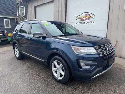 2017 Ford Explorer, $0. Photo 2
