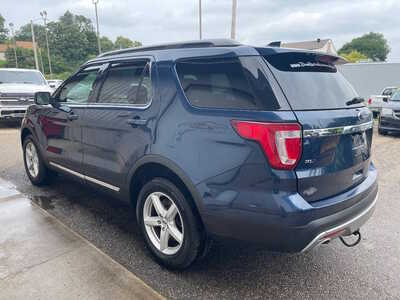 2017 Ford Explorer, $0. Photo 4