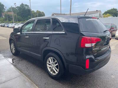 2014 Kia Sorento, $0. Photo 4