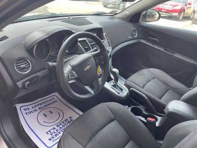 2015 Chevrolet Cruze, $0. Photo 4