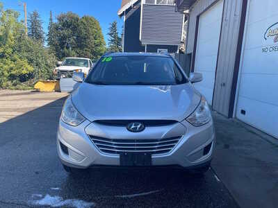 2010 Hyundai Tucson, $0. Photo 3