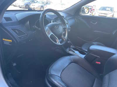 2010 Hyundai Tucson, $0. Photo 4