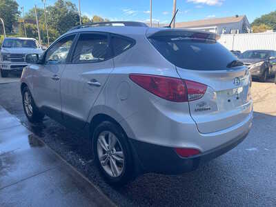 2010 Hyundai Tucson, $0. Photo 5
