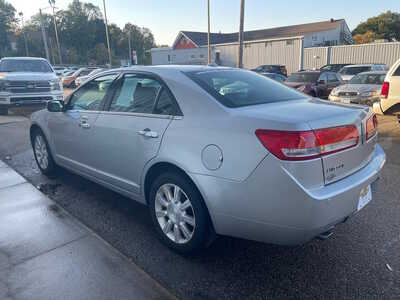 2010 Lincoln MKZ, $0. Photo 4