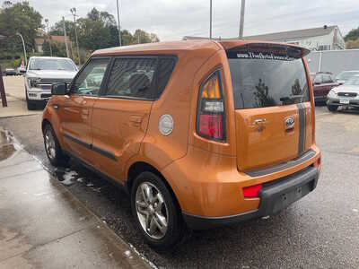 2010 Kia Soul, $0. Photo 4