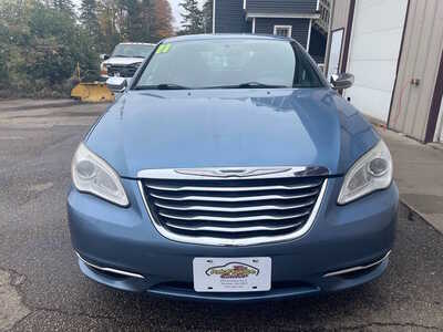 2011 Chrysler 200, $0. Photo 4