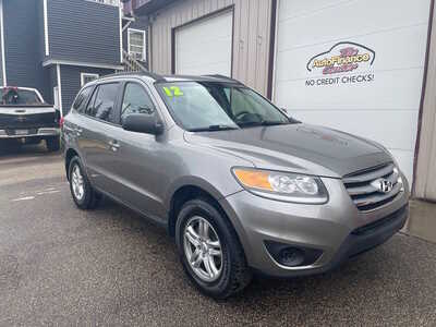 2012 Hyundai Santa Fe, $0. Photo 2