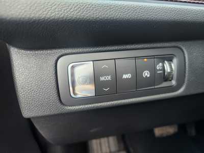 2025 Chevrolet Traverse, $58395. Photo 12