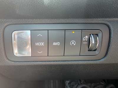 2025 Chevrolet Traverse, $52155. Photo 12
