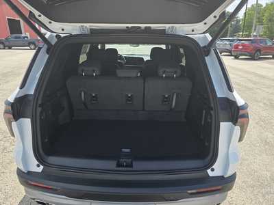 2026 Chevrolet Traverse, $. Photo 7
