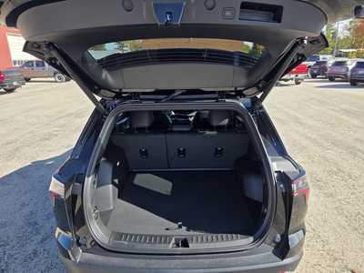 2026 Chevrolet Equinox, $35590. Photo 7