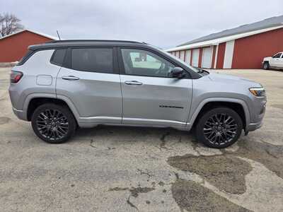 2022 Jeep Compass, $21995. Photo 4