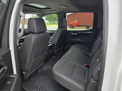 2025 Chevrolet 1500 Crew Cab, $43500. Photo 8