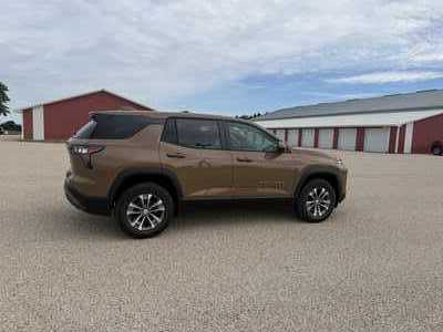 2027 Chevrolet Equinox, $36859. Photo 3