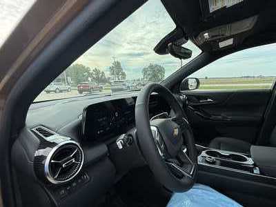 2027 Chevrolet Equinox, $36859. Photo 6