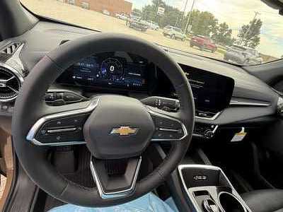 2027 Chevrolet Equinox, $36859. Photo 7