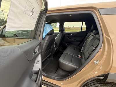 2027 Chevrolet Equinox, $36859. Photo 9