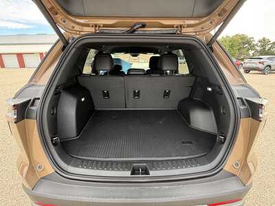 2027 Chevrolet Equinox, $36859. Photo 11