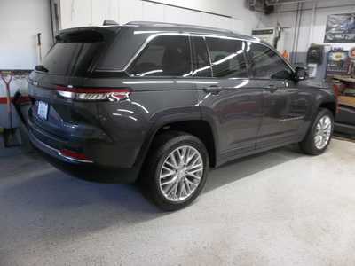 2022 Jeep Grand Cherokee, $31990. Photo 2