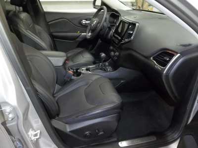 2021 Jeep Cherokee, $25990. Photo 4