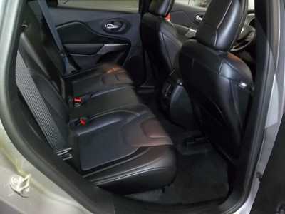 2021 Jeep Cherokee, $25990. Photo 6