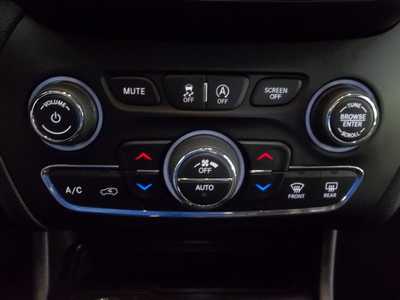 2021 Jeep Cherokee, $25990. Photo 8