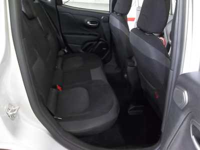 2020 Jeep Renegade, $17990. Photo 6