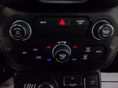 2020 Jeep Renegade, $17990. Photo 8