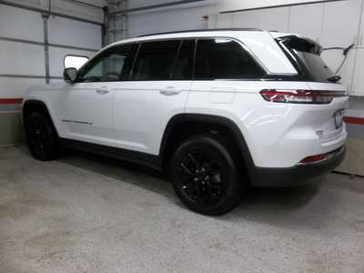 2022 Jeep Grand Cherokee, $34990. Photo 2