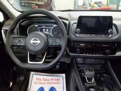 2023 Nissan Rogue, $23990. Photo 7