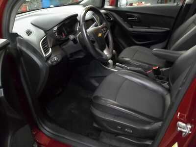 2022 Chevrolet Trax, $17990. Photo 3