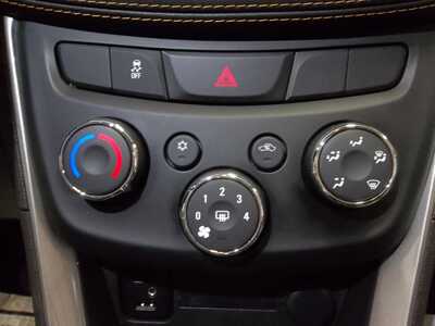 2022 Chevrolet Trax, $17990. Photo 8