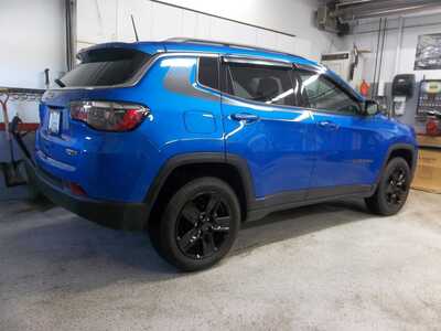 2022 Jeep Compass, $21990. Photo 2