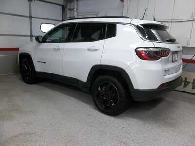 2022 Jeep Compass, $22990. Photo 2